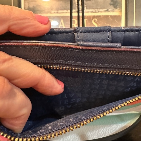 Kate Spade Bi-fold Striped Neda Wellesley Wallet - EUC - Picture 5 of 7